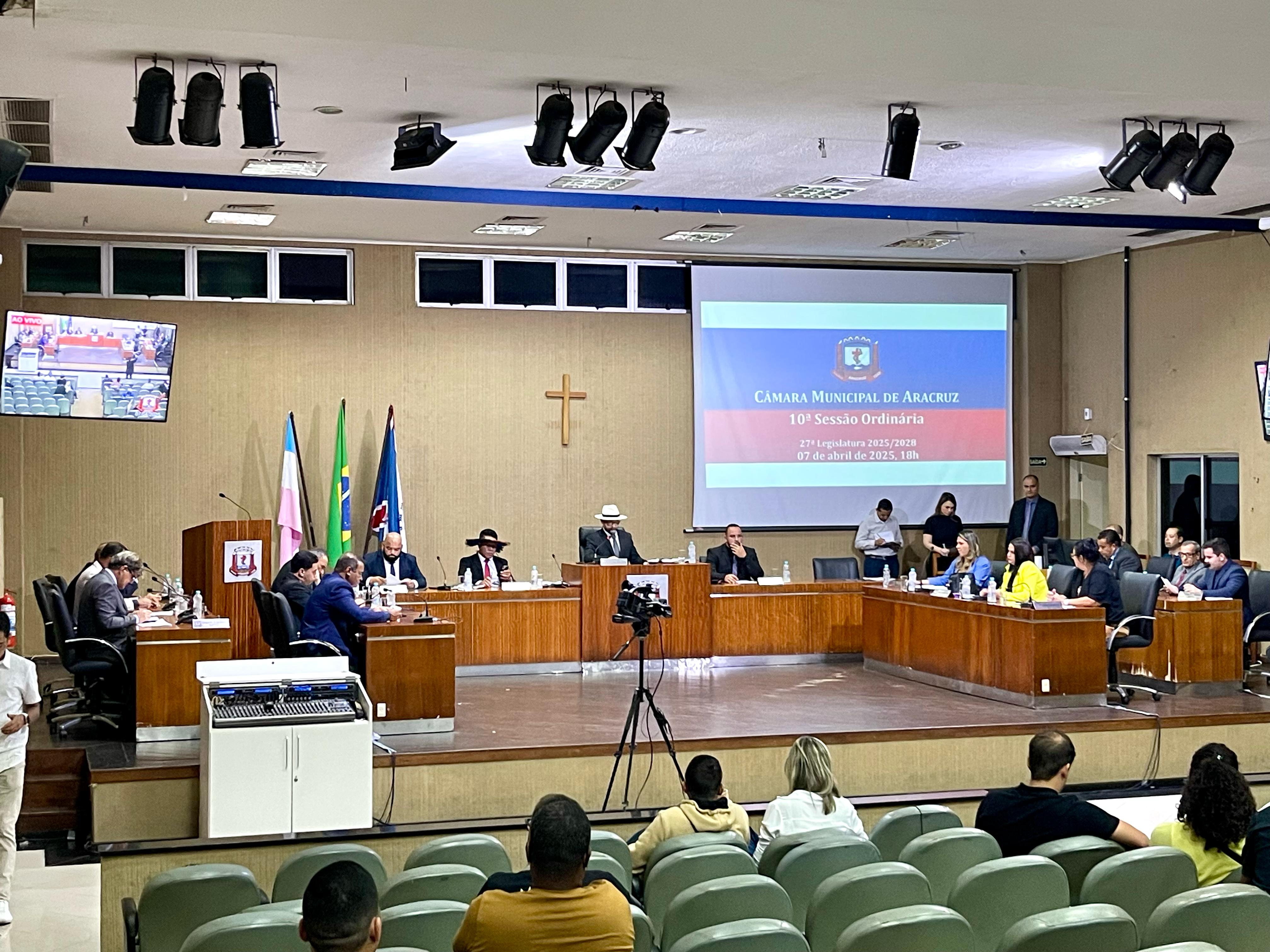 APROVADO PROJETO QUE ADMITE VEÍCULOS COM ATÉ 36 MESES DE USO NO SERVIÇO DE TÁXI DE ARACRUZ