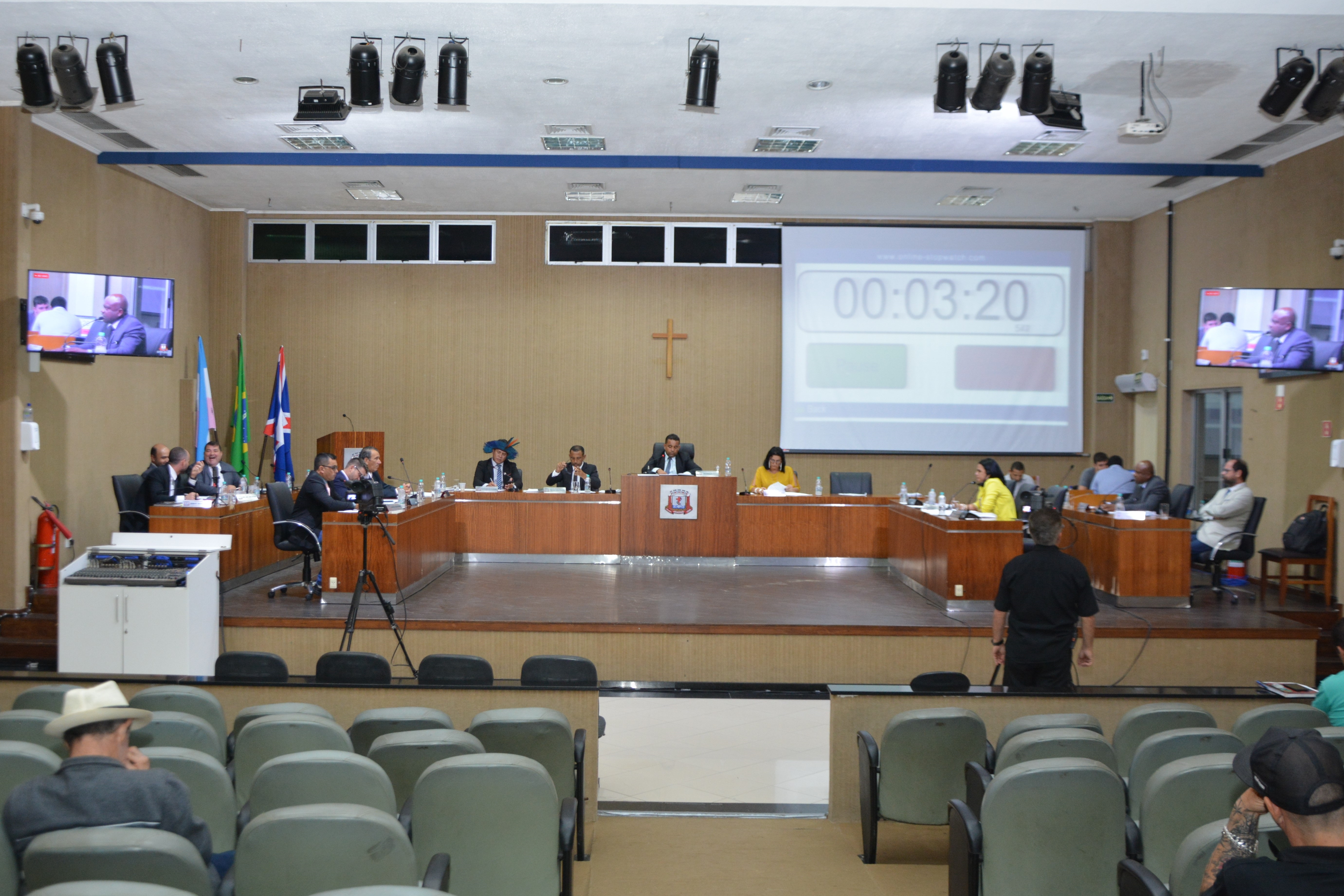 APROVADO PROJETO QUE ELEVA A VIDA ÚTIL DOS VEÍCULOS UTILIZADOS EM TRANSPORTE POR APLICATIVO