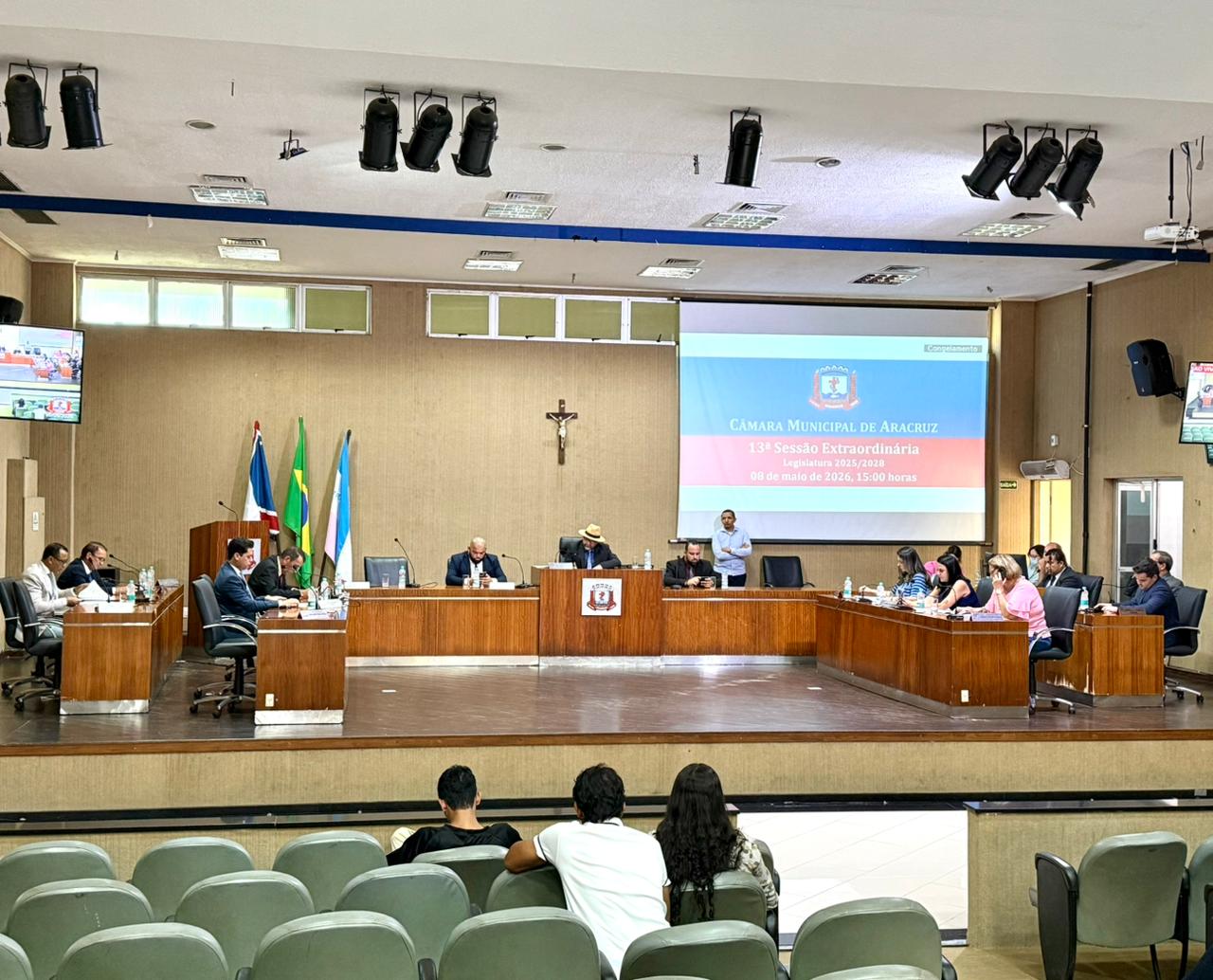 CÂMARA APROVA PRORROGAÇÃO DE CONTRATOS EM CASO DE EXCEPCIONAL INTERESSE PÚBLICO