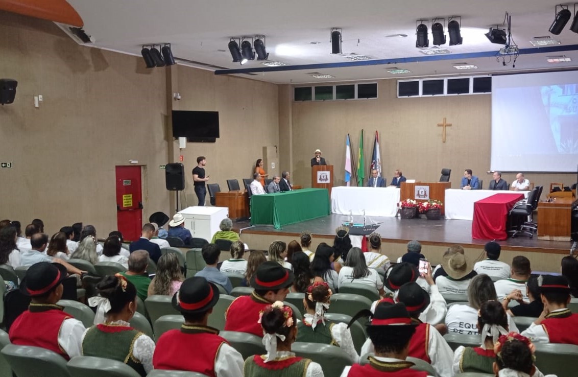 CÂMARA MUNICIPAL DE ARACRUZ RECEBE EVENTO EM CELEBRAÇÃO AOS 150 ANOS DA IMIGRAÇÃO ITALIANA