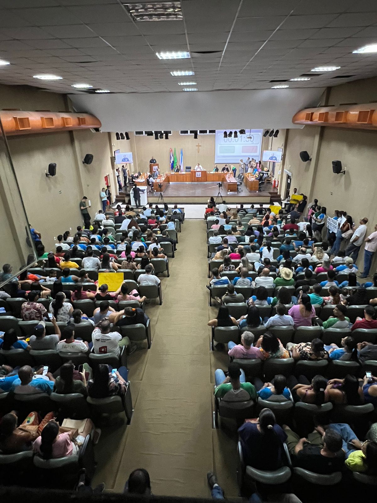 CÂMARA REALIZA AUDIÊNCIA PÚBLICA PARA DISCUTIR SEGURANÇA NAS ESCOLAS