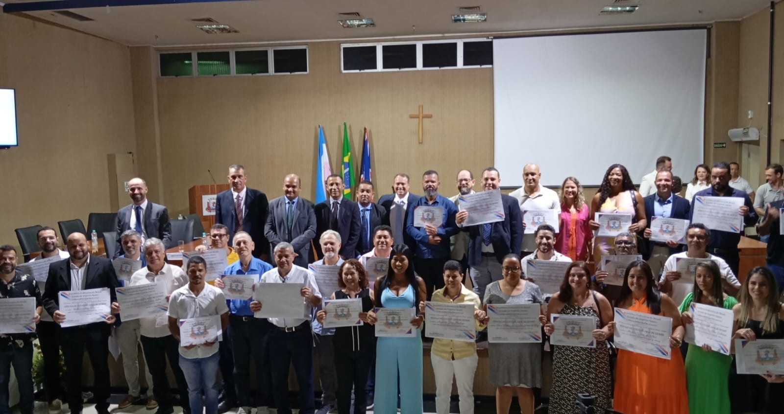 CÂMARA REALIZA SEGUNDA SESSÃO SOLENE DE ENTREGA DE TÍTULOS E HONRARIAS 