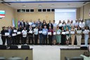 CÂMARA REALIZA SESSÃO SOLENE DE ENTREGA DE TÍTULOS CÂMARA REALIZA SESSÃO SOLENE DE ENTREGA DE TÍTULOS