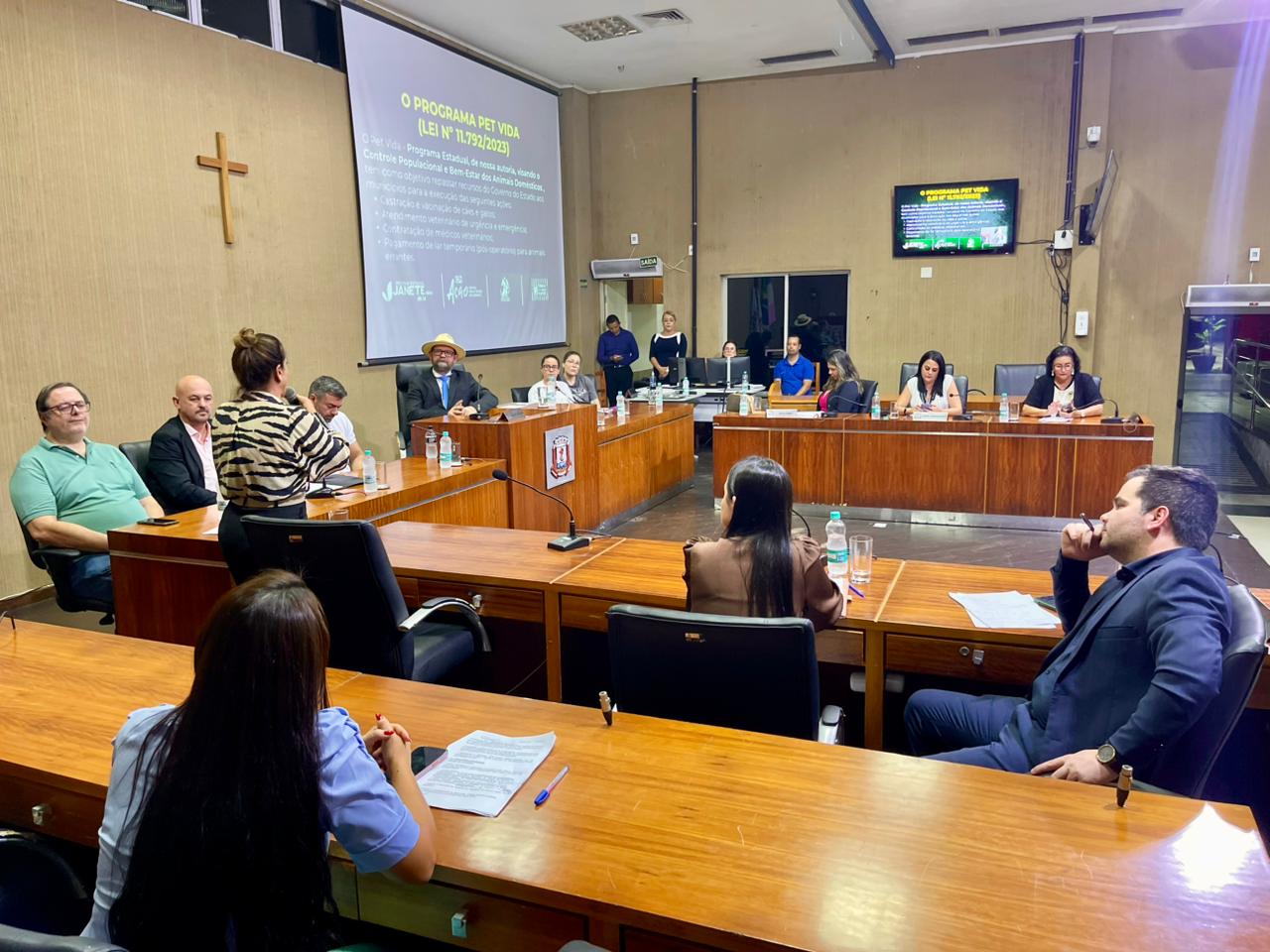 CAUSA ANIMAL EM PAUTA NA CÂMARA MUNICIPAL DE ARACRUZ