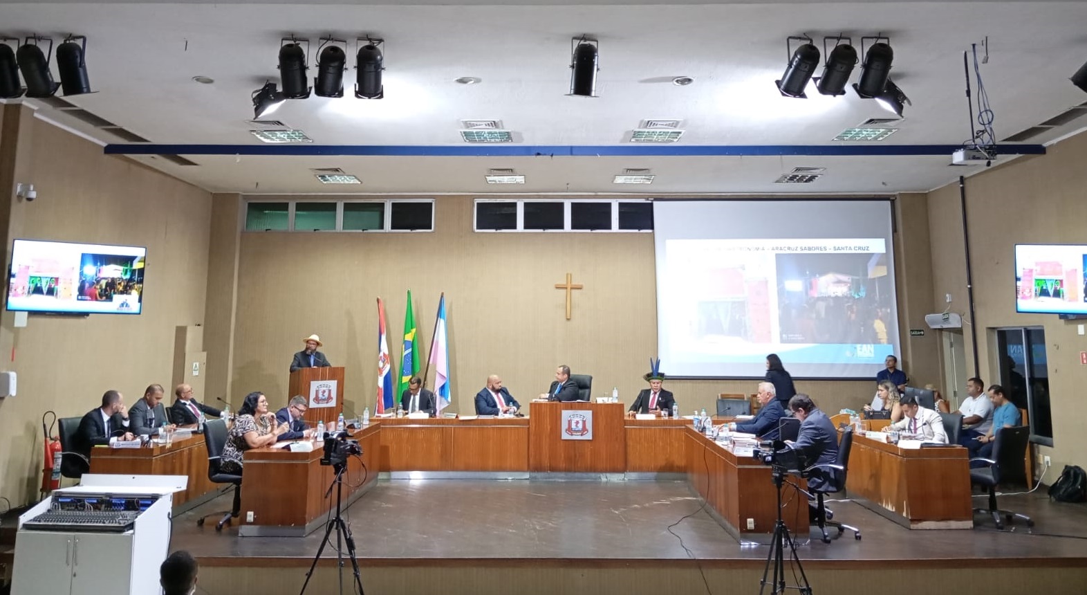 CIDADÃOS DE ARACRUZ PARTICIPAM DA TRIBUNA POPULAR DURANTE A 135ª SESSÃO ORDINÁRIA 