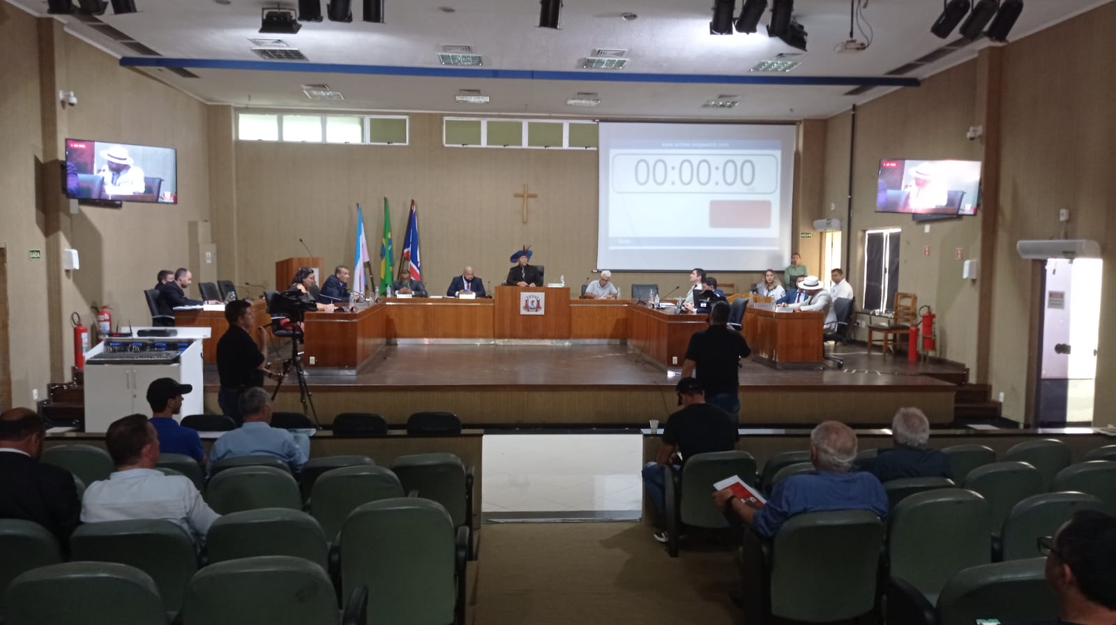 EM SESSÃO ESPECIAL, VEREADORES QUESTIONAM SETRANS SOBRE MUDANÇAS NO TRANSPORTE PÚBLICO APÓS SUBSÍDIO