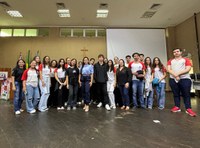 ESTUDANTES DA ESCOLA MONSENHOR GUILHERME SCHMITZ PARTICIPAM DE VISITA À CÂMARA