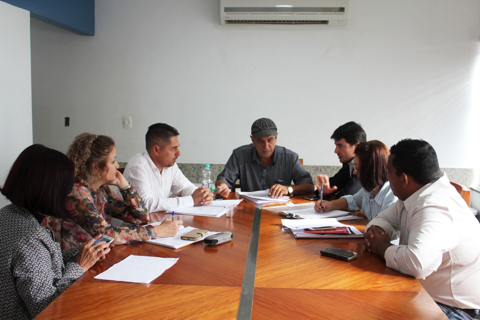 Comissão de Finanças discute projeto que institui programa municipal que ensina xadrez nas escolas