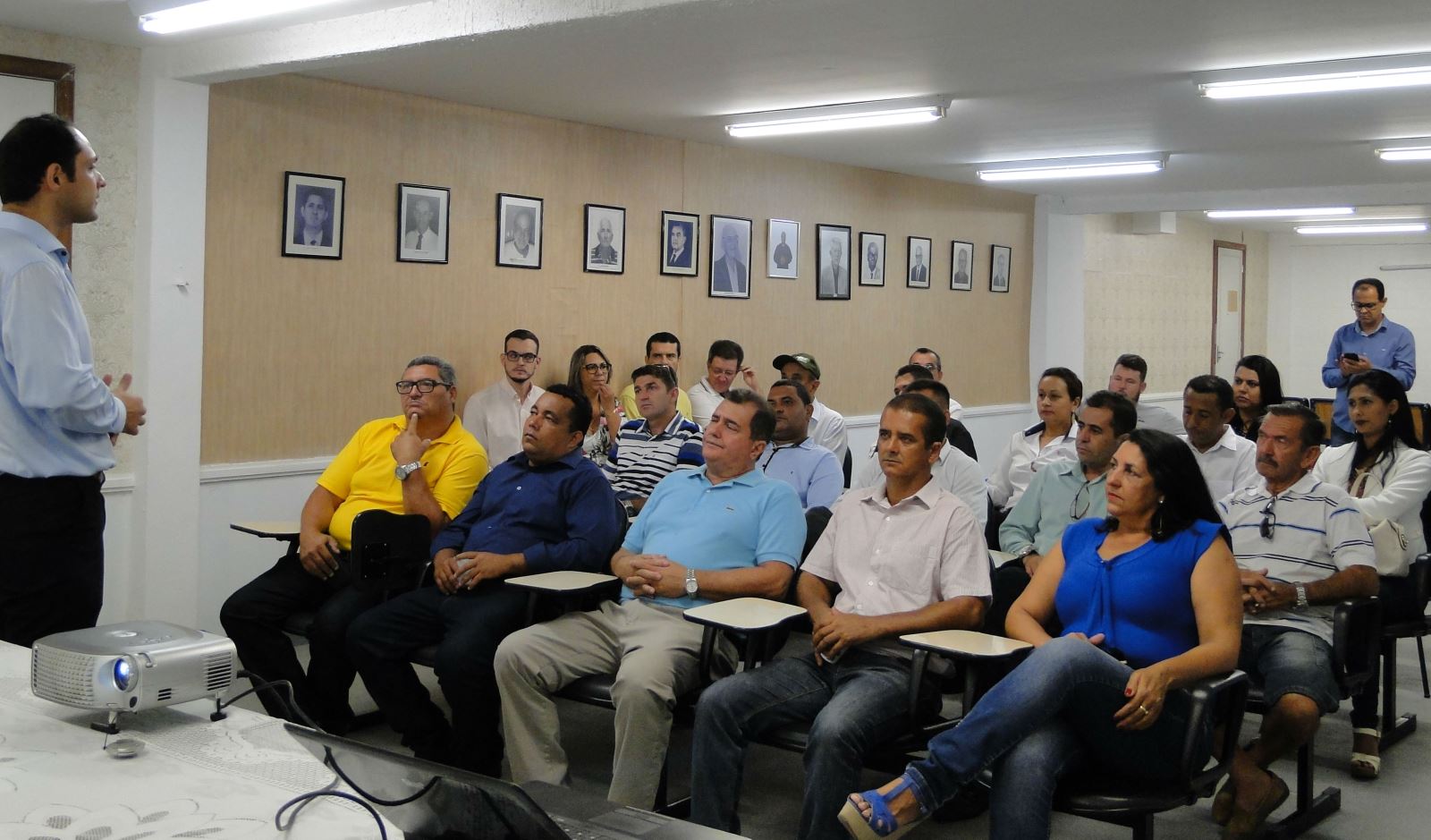 Vereadores visitam Fundação Hospital e Maternidade São Camilo