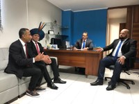NOVA MESA DIRETORA DA CÂMARA DE ARACRUZ REUNIDA 