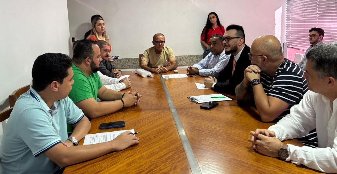 PROJETO QUE CONCEDE ATENDIMENTO PRIORITÁRIO A ADVOGADOS EM ÓRGÃOS PÚBLICOS É TEMA DE REUNIÃO NA COMISSÃO DE JUSTIÇA 
