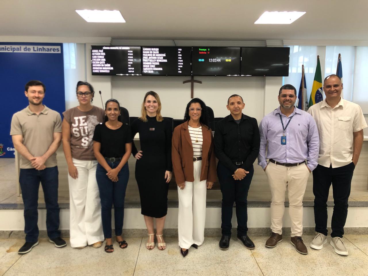 VISITA INSTITUCIONAL OPORTUNIZA TROCA DE EXPERIÊNCIA ENTRE SERVIDORES DAS CÂMARAS DE ARACRUZ E LINHARES